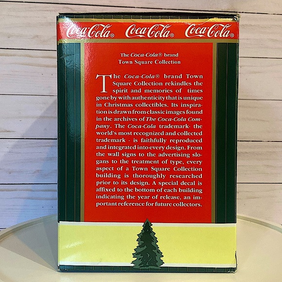 COCA COLA - Claras Christmas Shop - Town Square Collection - Picture 10 of 11